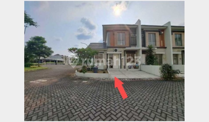 Nice &amp; Strategic House Near Pakuwon Mall, Greenland, Menganti 2