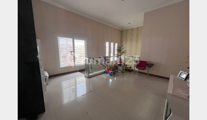 Rumah 2 Lantai, Minimalis & Strategis di Pakuwon City, Surabaya 2