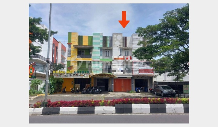 Affordable Shop House, Strategic Location Near the Square on Letjen Sutoyo, Malang Affordable Shop House, Strategic Location Near the Square on Letjen Sutoyo, Malang