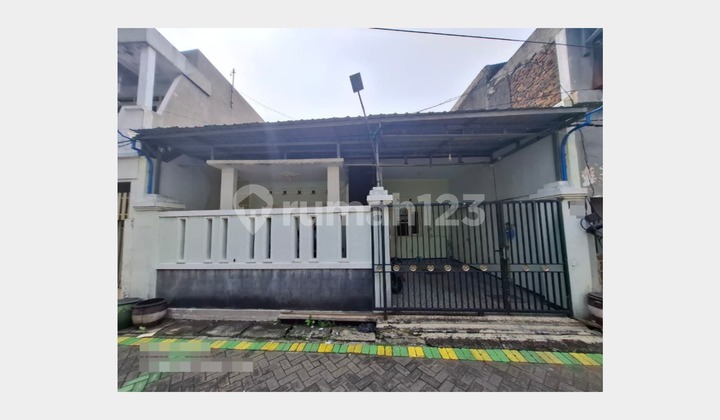 Affordable & Strategically Located House Near Soetomo Hospital & Unair University, Surabaya 2