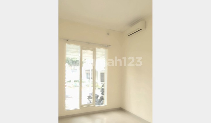 Ready-to-Occupy House, Strategically Located Near Ciputra Mall & University, Surabaya 2