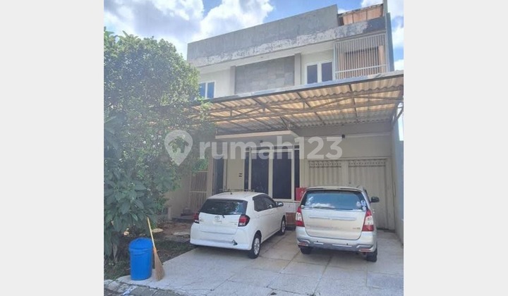 Rumah 2,5 Lantai Ciamiiik & Strategis di Pakuwon Indah, Sby Rumah 2,5 Lantai Ciamiiik & Strategis di Pakuwon Indah, Sby