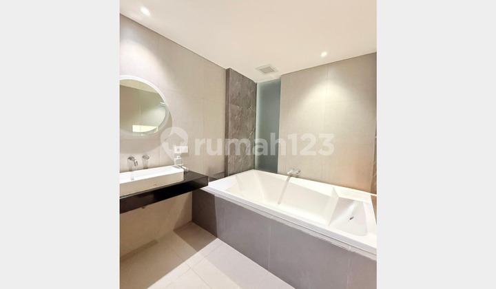 Luxurious, Modern and Well-Maintained House in Pakuwon City, Surabaya 2