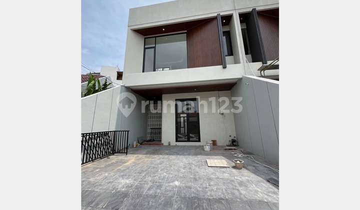 Rumah Baru 2 Lantai, One Gate System, Bagus di Klampis, Surabaya Rumah Baru 2 Lantai, One Gate System, Bagus di Klampis, Surabaya