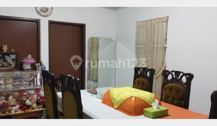 Nice House and Strategic Location in Jemursari, Surabaya Nice House and Strategic Location in Jemursari, Surabaya