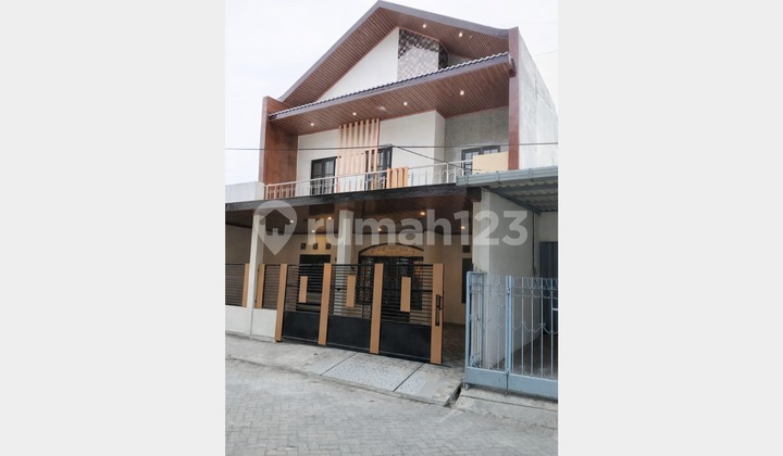 Rumah Baru, Murah dan Strategis Dekat Univ. Stiesia, Surabaya Rumah Baru, Murah dan Strategis Dekat Univ. Stiesia, Surabaya