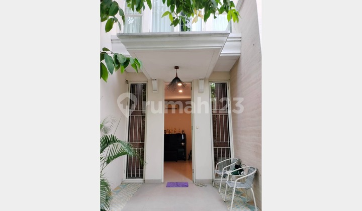 Rumah Full Furnish di Pakuwon Indah, Surabaya Barat 2