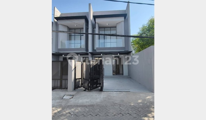 Rumah Baru, Strategis Dekat Tempat Wisata, Lebak, Surabaya