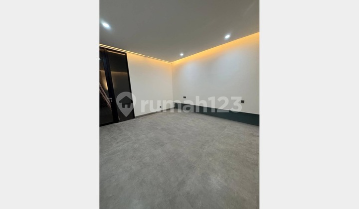 Rumah Baru Minimalis & Modern di Central Park Mulyosari, Sby 2