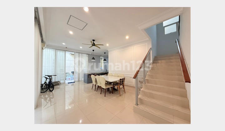 Good and Strategic House Near PTC, Pakuwon Indah, Surabaya 2