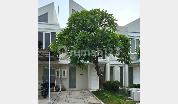 Rumah Murah, Lokasi Strategis, Grand Pakuwon, Surabaya 1