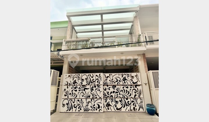 Rumah Modern Minimalis, Dekat Univ Unair & Galaxy Mall, Surabaya