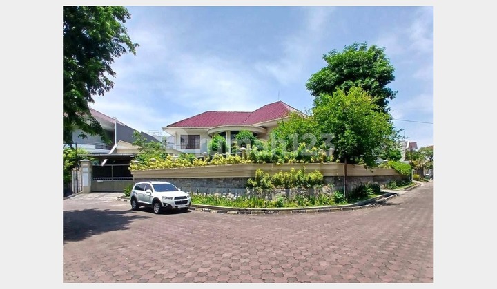 Affordable House with Land Calculation, Strategically Located Near Ciwo Mall, Darmo, West Surabaya. 2