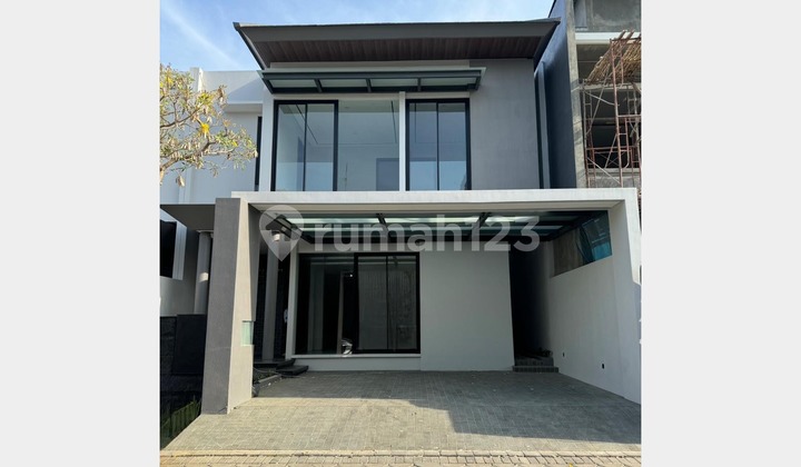 Rumah Baru Gress, Modern Minimalis di Citraland Utama, Surabaya