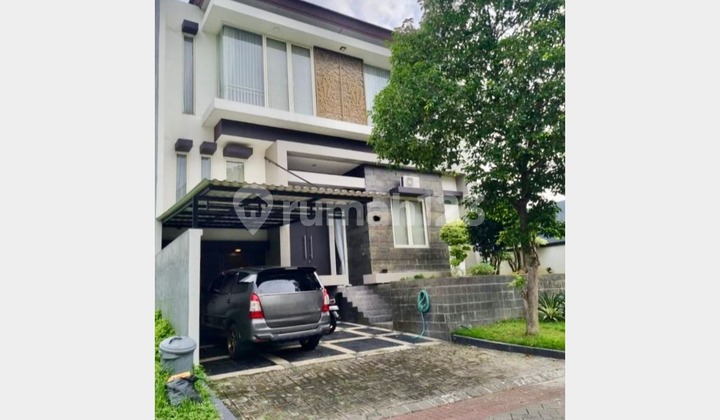 Rumah Siap Huni, Bagus dan Strategis di Citraland, Surabaya