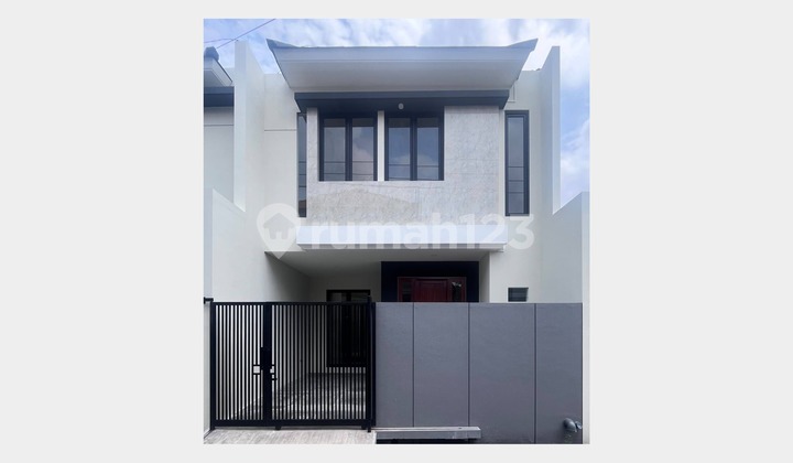 Rumah Baru, Strategis Dekat Pakuwon City & Galaxy Mall, Surabaya