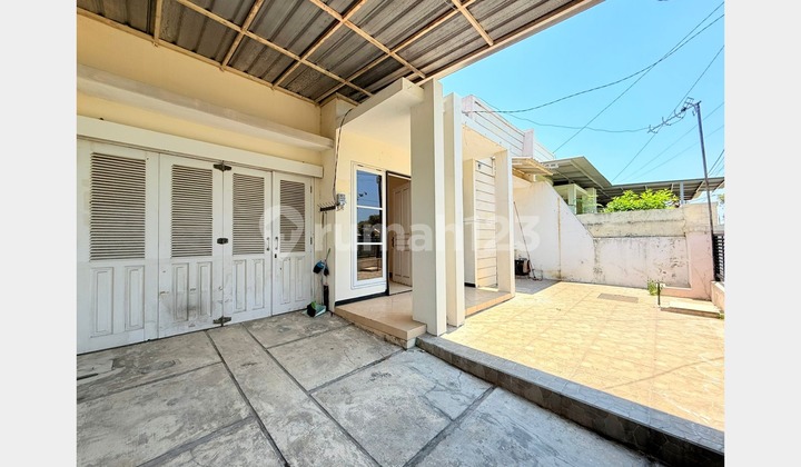 Rumah dengan Fasilitas One Gate & Area Strategis di Nirwana, Sby