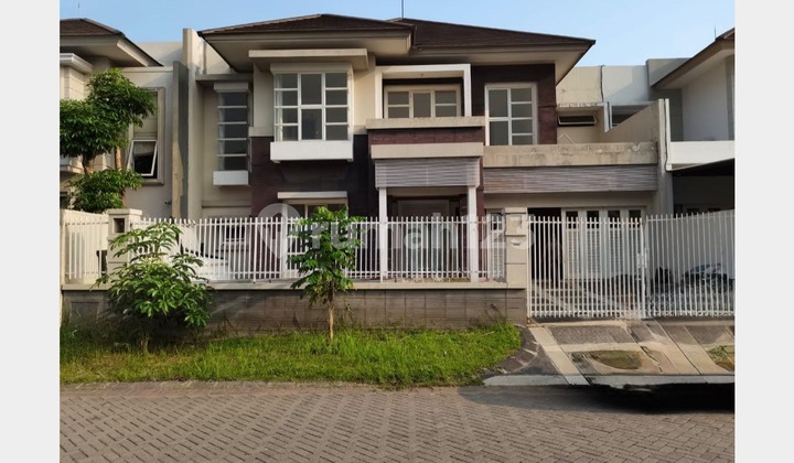 Minimalist House, Strategically Located Near Univ. Its-Unair, Surabaya 2