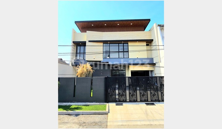 Rumah Baru Minimalis, Dekat Uni. Unair-Its, Surabaya