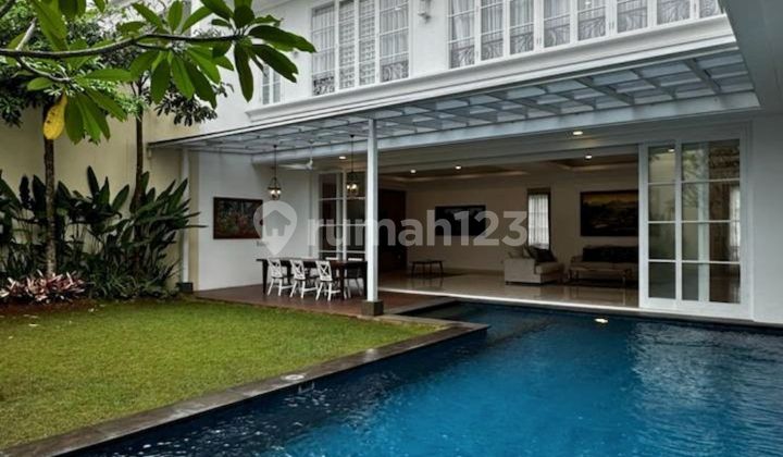 Brand New!! Modern Classic House di Kemang, Fully Furnished dengan Double Gate, Ada Halaman Belakang & Parkir Luas