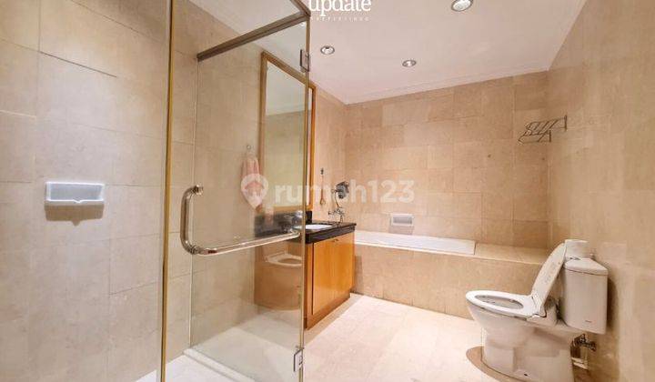 Sudirman Mansion, Scbd, 4 Br + Maid, 476 M2, Mid Floor, Furnished, Limited Unit, Good Condition 2