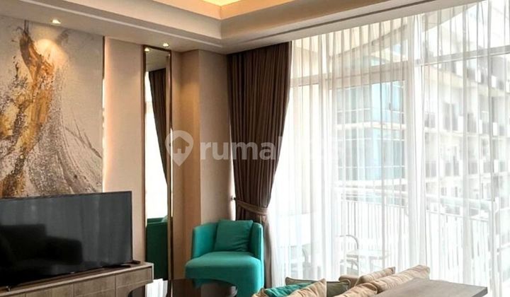 Available in South Hills, Kuningan, 3 Bedrooms, Area 143 Sqm, Fully Furnished, Good Unit, Ready to Occupy.