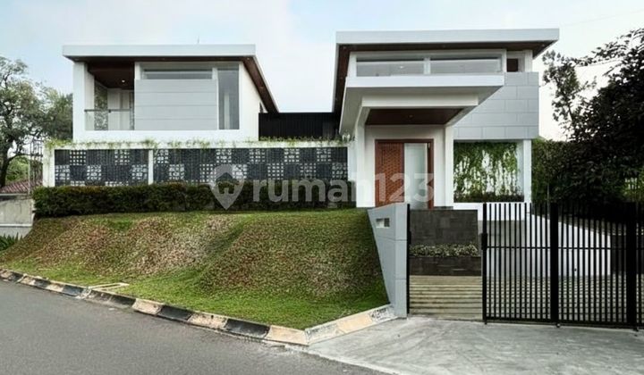 Brand New Luxury Modern Tropical House Pondok Indah, Posisi Hoek Lengkap dengan Swimming Pool dan Basement Parking Brand New Luxury Modern Tropical House Pondok Indah, Posisi Hoek Lengkap dengan Swimming Pool dan Basement Parking
