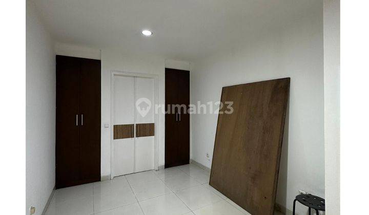 Townhouse Minimalis Tomang, Jakarta Barat, Rumah 3 Lantai Siap Pakai, Posisi Corner, Pencahayaan Bagus Dan Lingkungan Asri 2