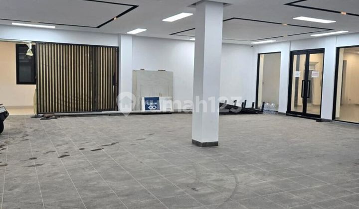 Brand New House in Menteng, 3 Floors with Modern Minimalist Style, Complete with Swimming Pool and Large Multifunction Room Inside