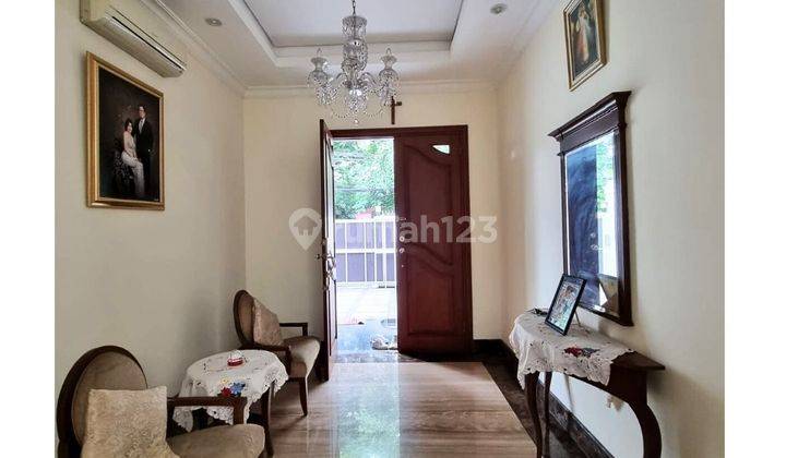 Rumah 2 Lantai Klasik Minimalis, Menteng, Jakarta Pusat, Kondisi Terawat Dan Siap Huni 2