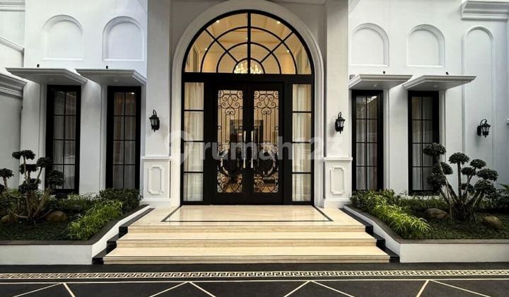 Brand New Renovated!! American Classic House At Menteng, Layout Kotak, Jarang Ada Kondisi Siap Pakai