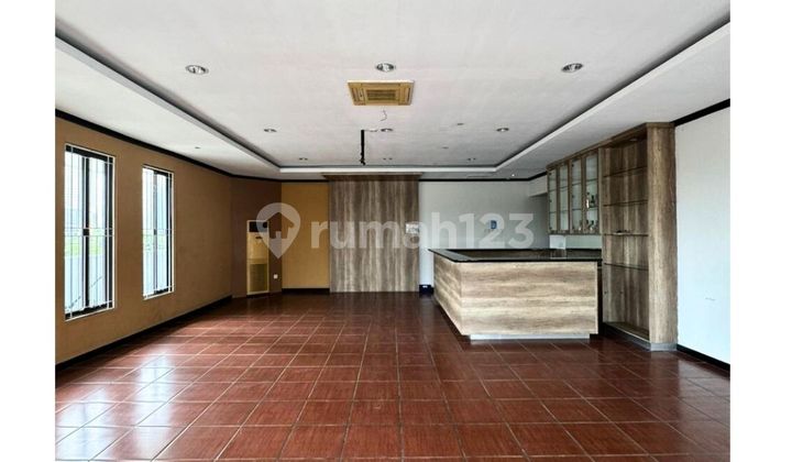 3-STORY OFFICE BUILDING LOCATED IN THAMRIN, COMPLETE WITH BASEMENT PARKING AND ROOFTOP IN A COMMERCIAL AREA 3-STORY OFFICE BUILDING LOCATED IN THAMRIN, COMPLETE WITH BASEMENT PARKING AND ROOFTOP IN A COMMERCIAL AREA