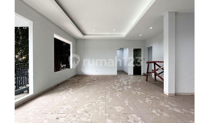 Rumah 2 Lantai Komersial di Menteng Posisi Corner, Baru Renovasi, Lokasi Jalan Besar Dekat ke Thamrin 2