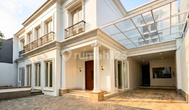 Rumah Siap Huni Wijaya - Kebayoran Baru, Hadap Timur, Kondisi Rapi dan Terdapat Lift