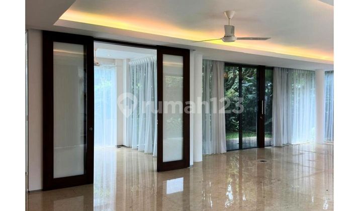 TOWHOUSE MODERN TROPIS SENOPATI, 2 LANTAI + BASEMENT DI LINGKUNGAN TENANG DAN ASRI DENGAN SWIMMING POOL 2