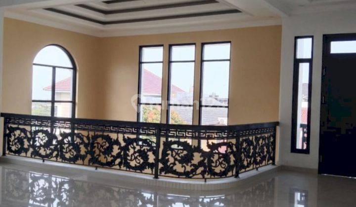 Rumah Mewah Hoek 2,5 Lantai Semi Furnish Di Citra Garden, Teluk B, Lampung 2