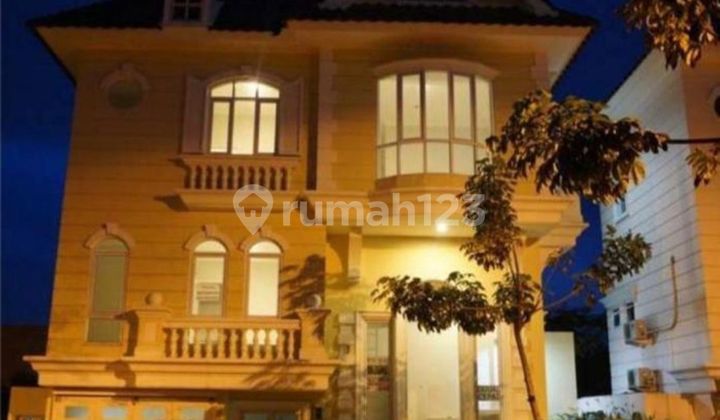 3 1/2 Story House, In Montana Cluster Gading Serpong 2