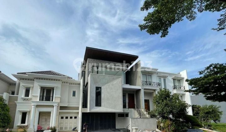 Rumah Mewah 3 Lt, Bangunan Mandiri Cluster Aristoteles, Gading Serpong
