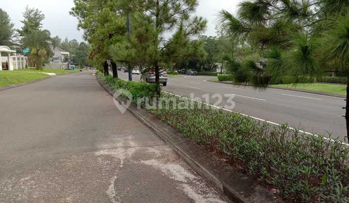 Rumah Mewah di Boulevard Utama Kota Wisata 2