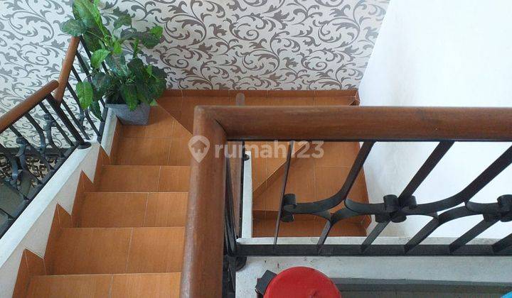 Rumah Besar di Cluster Favorit di Kota Wisata 4