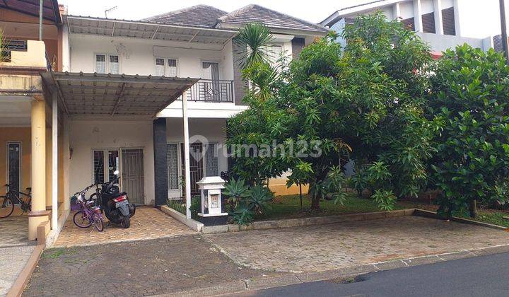 Rumah Besar di Cluster Favorit di Kota Wisata 1