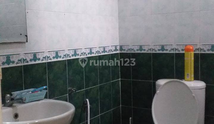 Rumah Besar di Cluster Favorit di Kota Wisata 13