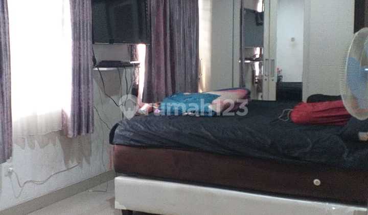 Rumah Besar di Cluster Favorit di Kota Wisata 16