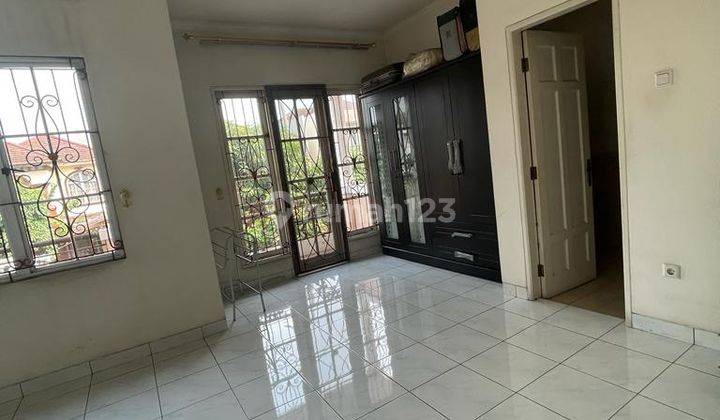 Rumah Mewah Ada Kolam Renang di Cluster Depan Kota Wisata 24