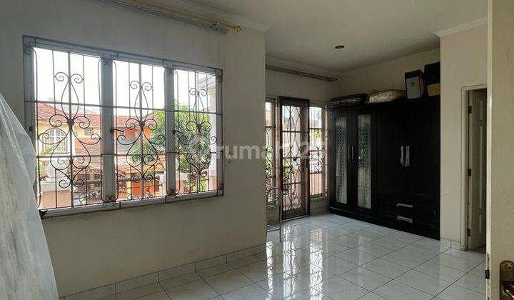 Rumah Mewah Ada Kolam Renang di Cluster Depan Kota Wisata 35