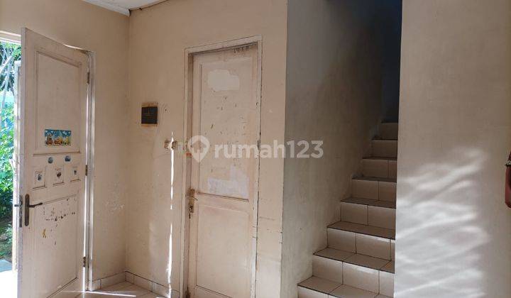 Rumah Hoek Dengan Tanah Luas di Kota Wisata 4