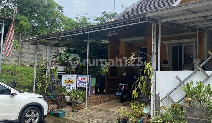 rumah pojok samping fasum 1,5 lantai di Kota wisata