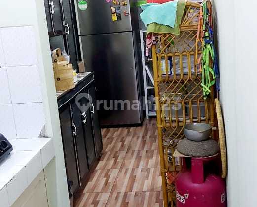 A minimalist house near the Sports Center and dining places 2