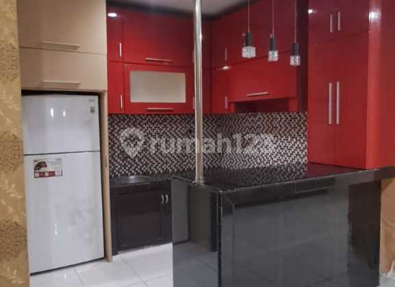 rumah keren modern rapih siap huni di Kota Wisata 2