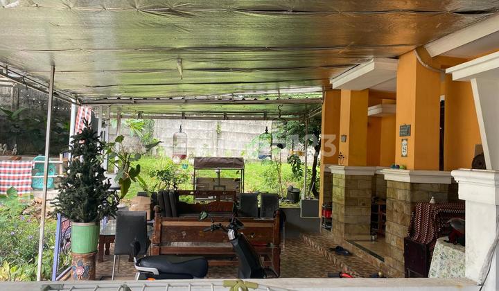 corner house next to public facilities, 1.5 stories in Kota Wisata 2